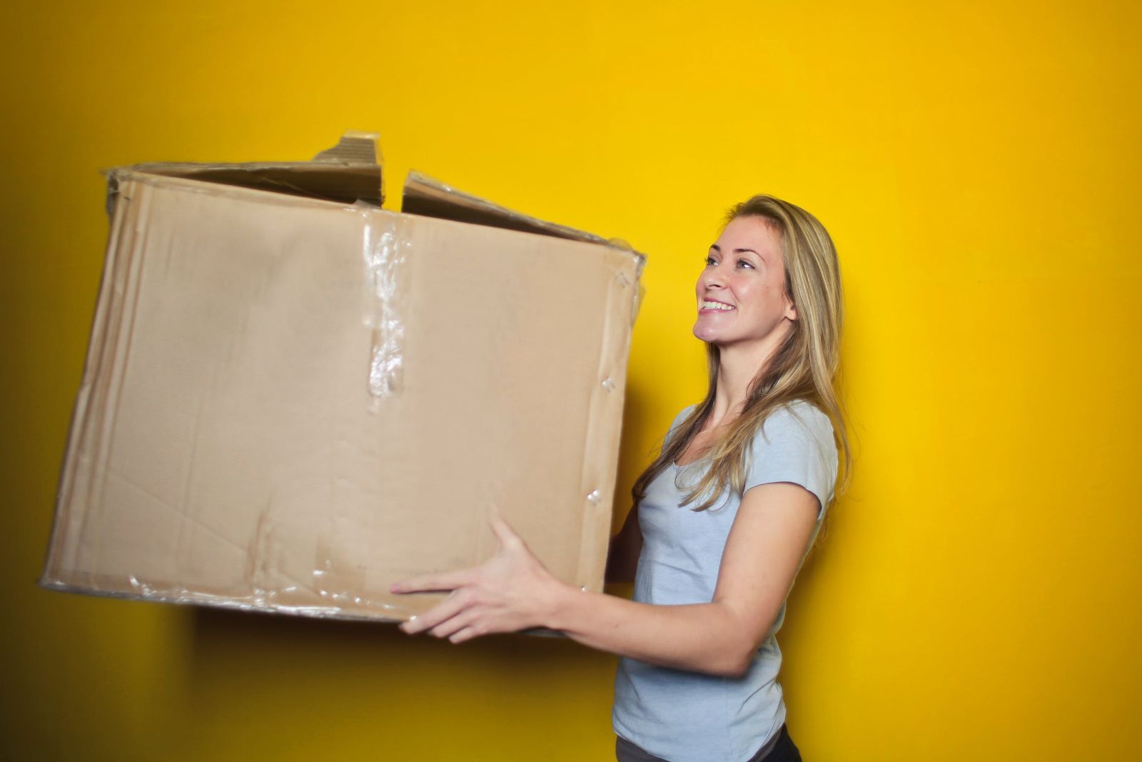 How to Hire Movers When You Have Expensive Furniture